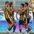 Marco Sau festeggiato dai compagni (Getty Images)