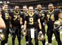 Drew Brees circondato dai compagni dei New Orleans Saints (Getty Images)